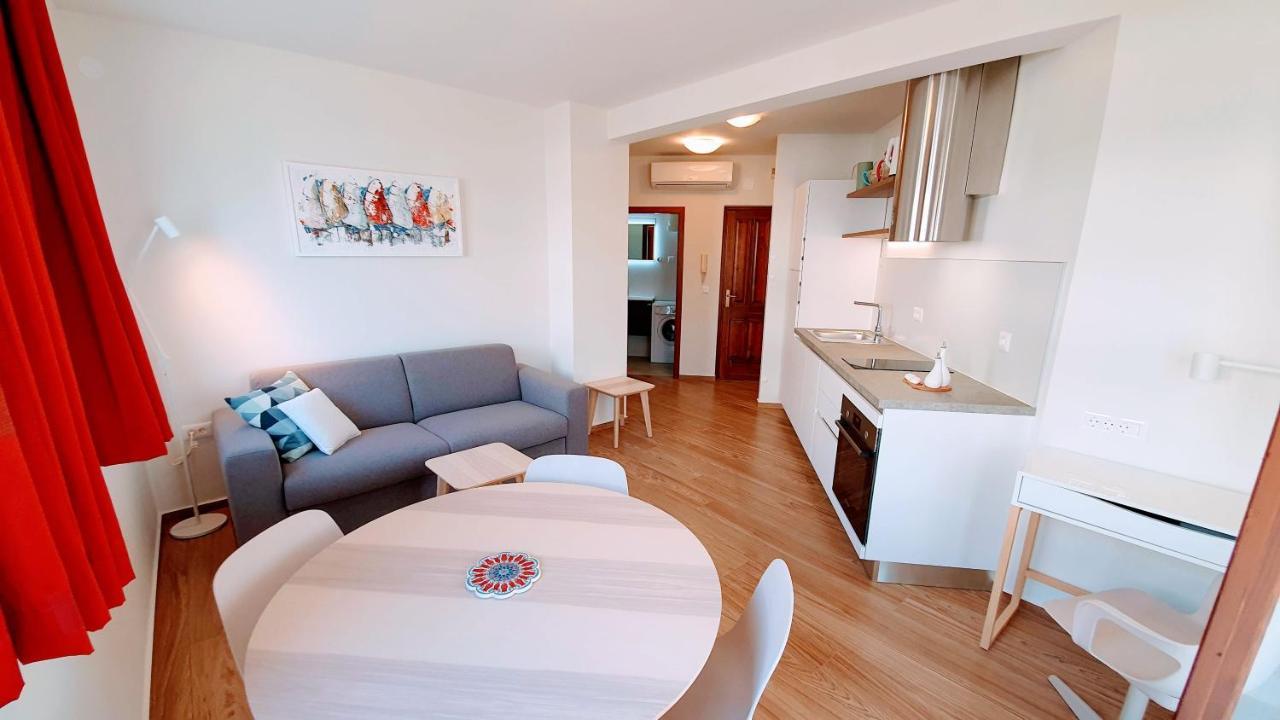 Luxury Apartment - Few Minutes From The Sea 포레치 외부 사진
